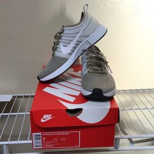 Nike Womens DUALTONE Racer Running Shoes